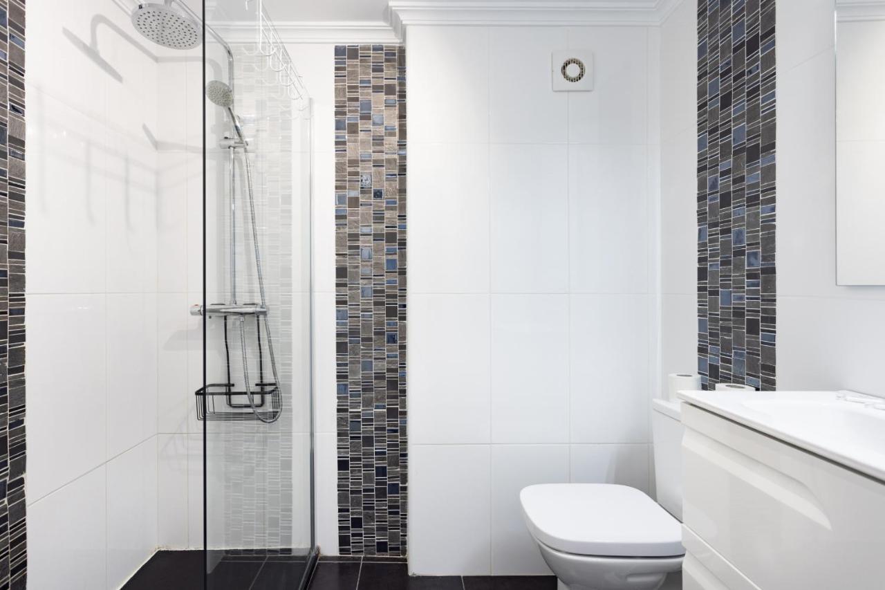 Black And White Apartment Free Wifi Лос Кристианос Экстерьер фото