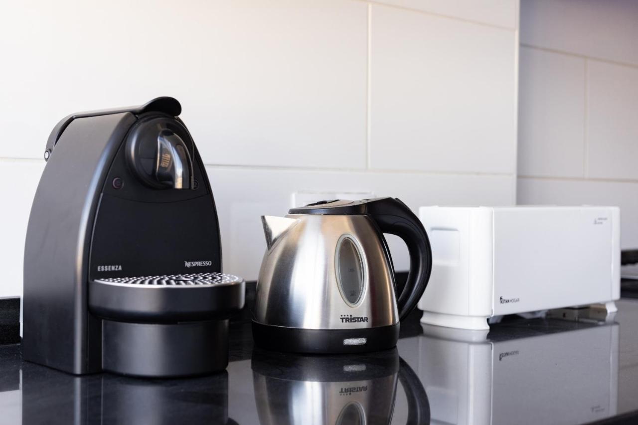 Black And White Apartment Free Wifi Лос Кристианос Экстерьер фото